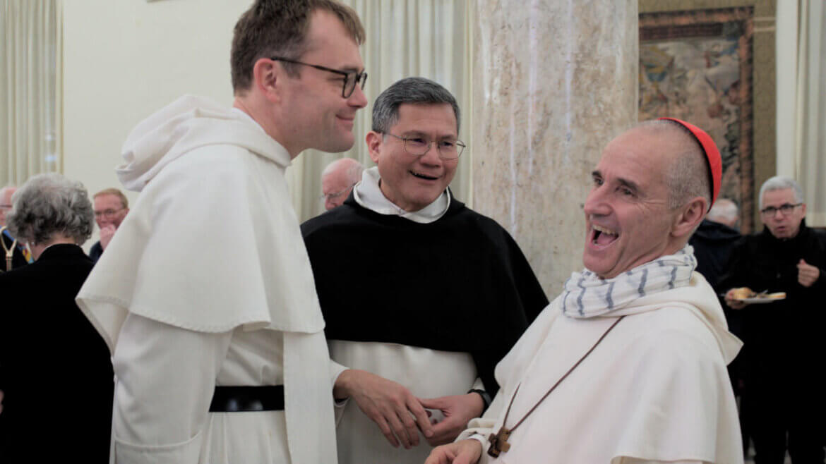 Les cardinaux Vesco et Radcliffe ont reçu des félicitations à l’Angelicum et à la Curie générale