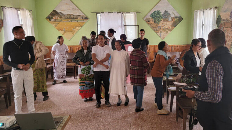 Encuentro del Promotor General del Laicado con las fraternidades laicales de Madagascar