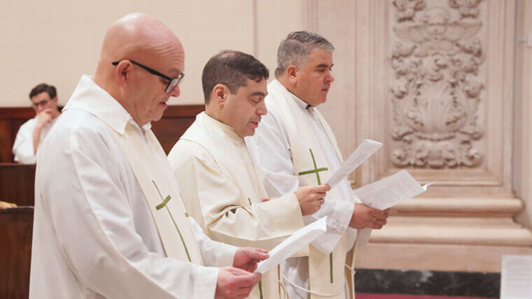Tres sacerdotes inician la fundación de la Fraternidad Sacerdotal en Argentina