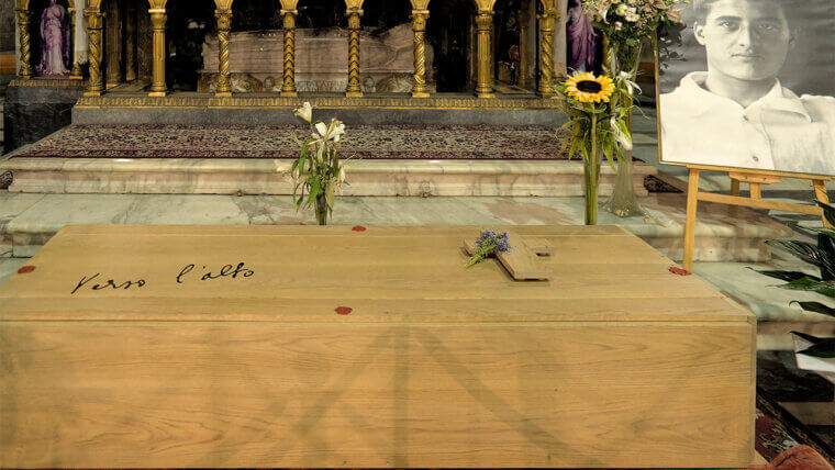Thousands of Young People Venerate Pier Giorgio Frassati at Santa Maria sopra Minerva