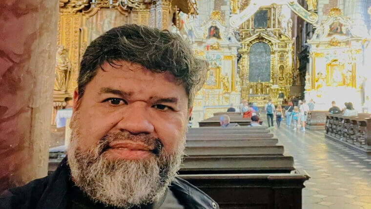 “Contemplar la Gloria, Escuchar al Hijo, Caminar hacia la Cruz”