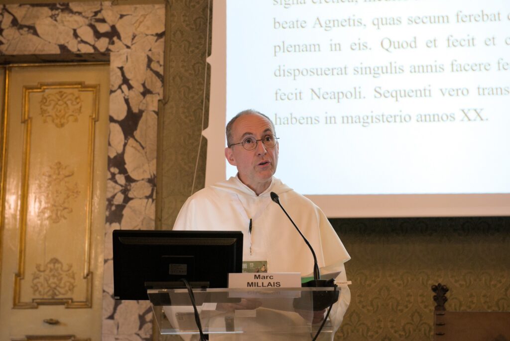 Researcher of the leonine commission giving a presentation